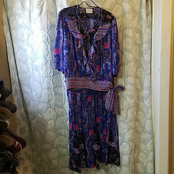 Mosaic Dresses & Skirts - Vintage Mosaic georgette two piece dress